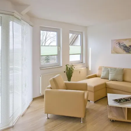 Strandhaus Moenchgut Ferienwohnung 13 Mit Sauna- Und Schwimmbadnutzung Im Ahoi Sellin *