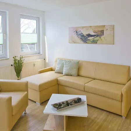 Strandhaus Monchgut: Beachside Retreat With Balcony And Access Apartment Lobbe