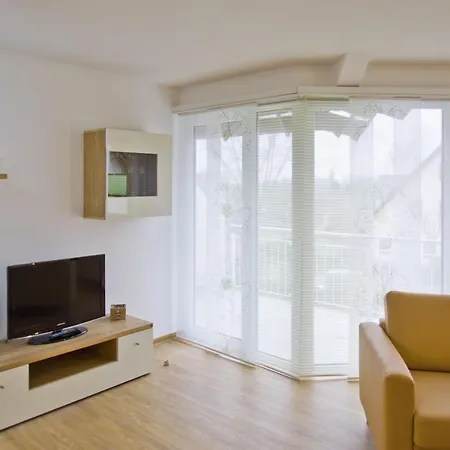 Strandhaus Moenchgut Ferienwohnung 13 Mit Sauna- Und Schwimmbadnutzung Im Ahoi Sellin Lägenhet Lobbe