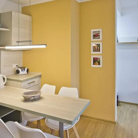 Strandhaus Moenchgut Ferienwohnung 13 Mit Sauna- Und Schwimmbadnutzung Im Ahoi Sellin Lägenhet Lobbe