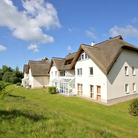 Strandhaus Monchgut: Beachside Retreat With Balcony And Access Lobbe