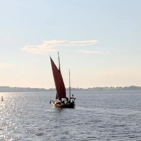 Lägenhet Strandhaus Moenchgut Ferienwohnung 13 Mit Sauna- Und Schwimmbadnutzung Im Ahoi Sellin Lobbe